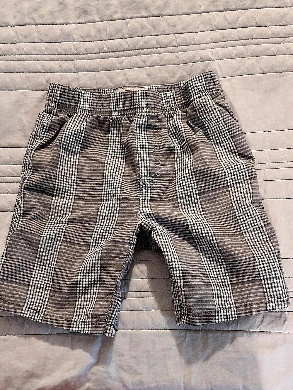 Levi's Kids Plaid Shorts in Gray & Black